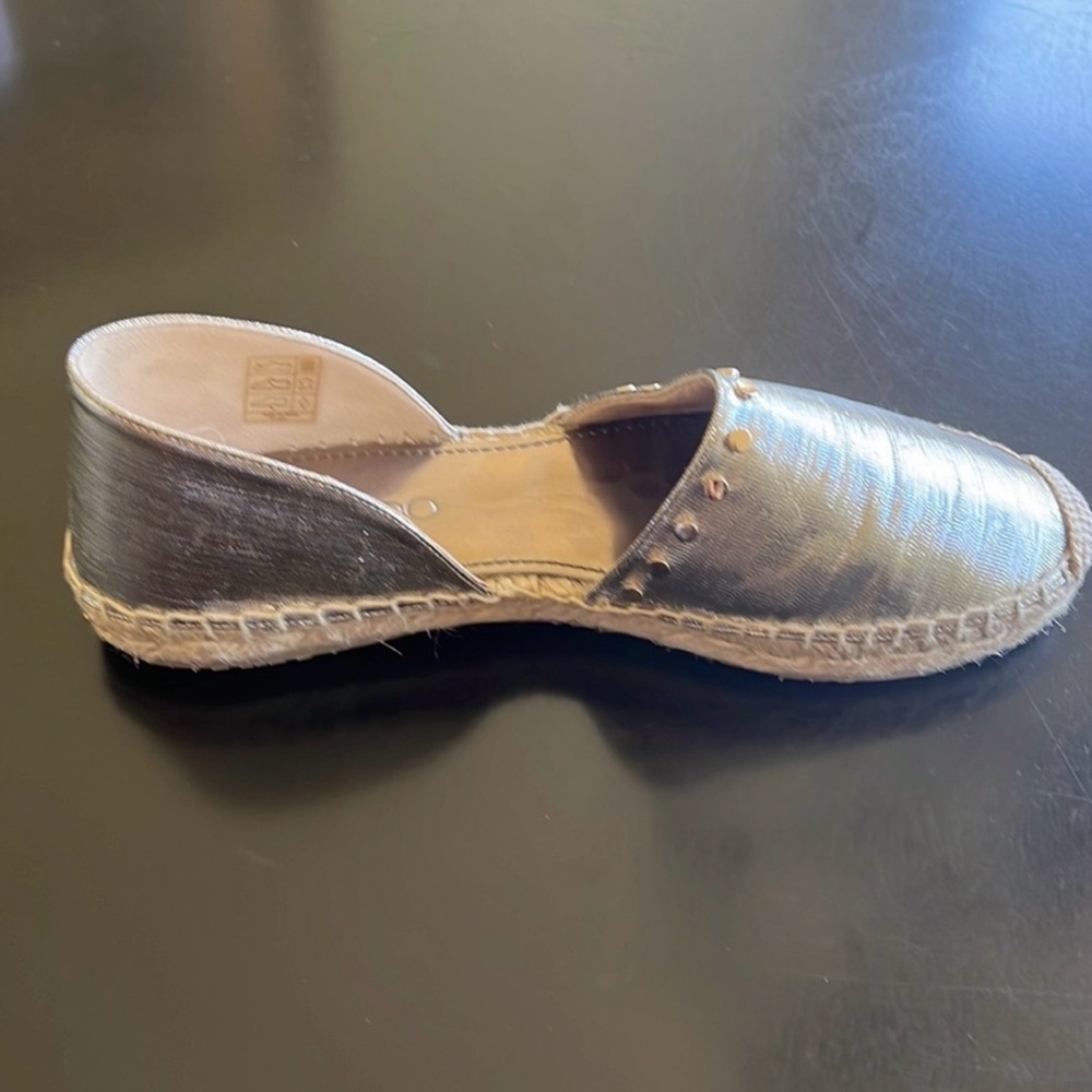 Jimmy Choo espadrilles, golden metallic, size 6.5 - Picture 2 of 3